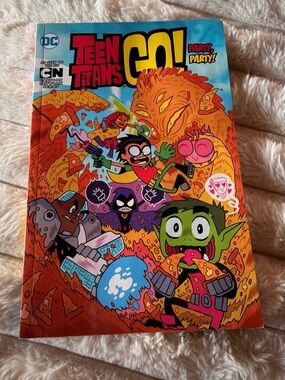 DC Teen Titans Go! Comic Book Back Cover - Blue with Multicolor Characters